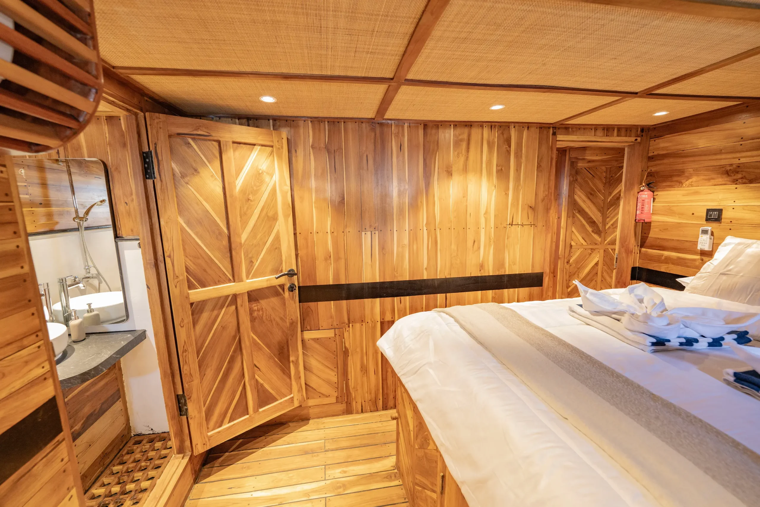 Superior Cabin b - Lamborajo III